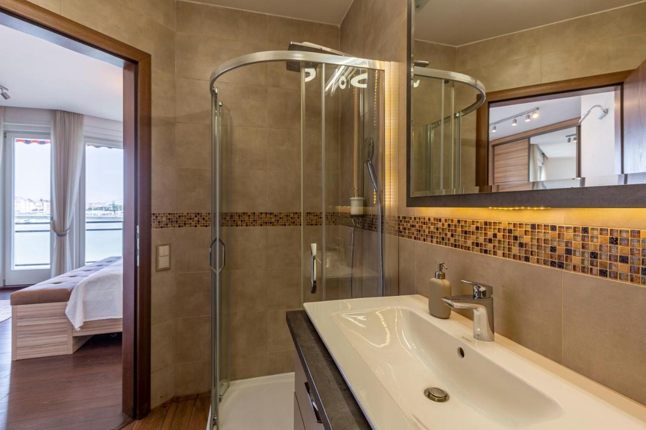 Luxury Residence With A Beautiful View For The Danube River บูดาเปสต์ ภายนอก รูปภาพ